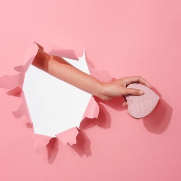 Pink Jules Kae heart-shaped coin purse - NWT - Picture 2 of 5